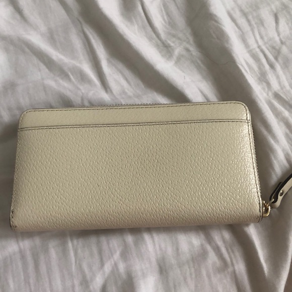 Kate Spade Large Zip Wallet - Picture 2 of 5